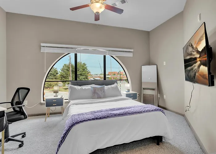 Cozy 1br- Pool,gym,pkng,near Bok Ctr&arts Dstrct Apartment