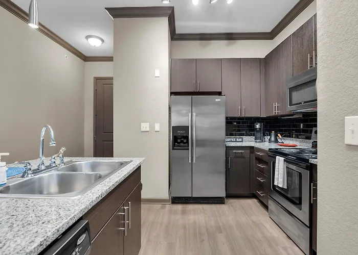 Cozy 1br- Pool,gym,pkng,near Bok Ctr&arts Dstrct Apartment