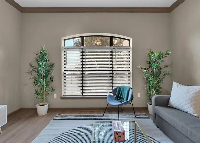 Cozy 1br- Pool,gym,pkng,near Bok Ctr&arts Dstrct Tulsa