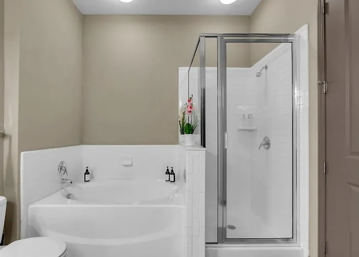 Cozy 1br- Pool,gym,pkng,near Bok Ctr&arts Dstrct Apartment *
